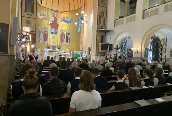 Wrocławscy uczniowie uczcili 87. rocznicę napaści ZSRR na Polskę i Dzień Sybiraka