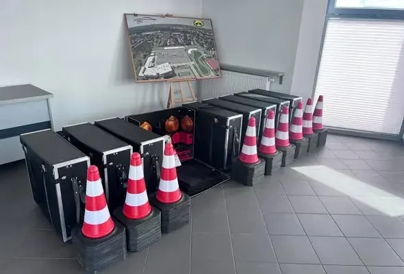 OSP Sobótka wzbogaciła się o sprzęt do zabezpieczania miejsc zdarzeń drogowych