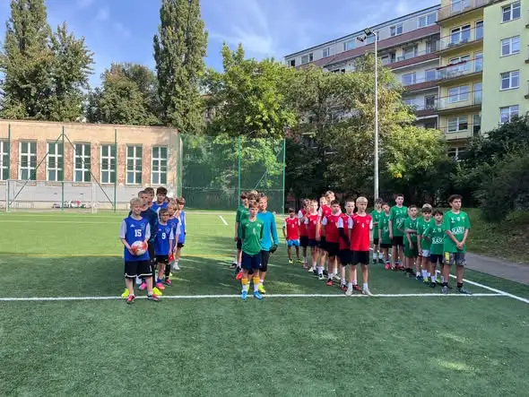Młodzi piłkarze ze Szkoły Podstawowej nr 84 we Wrocławiu walczyli w turnieju „Z Orlika na Stadion”