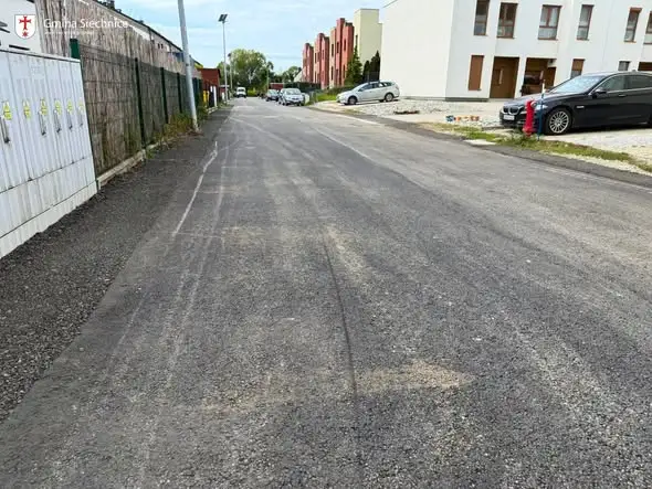 Ulica Miła w Świętej Katarzynie z nową nawierzchnią asfaltową