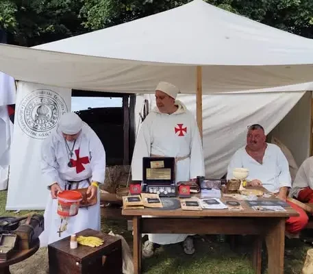 Piknik z Templariuszami w Muzeum Ślężańskim – finisaż wystawy już w niedzielę