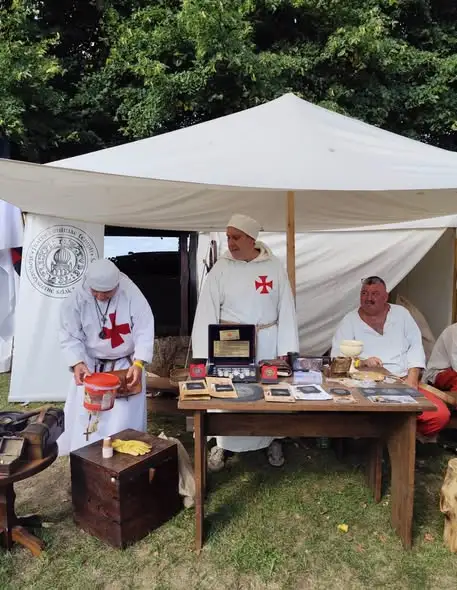 Piknik z Templariuszami w Muzeum Ślężańskim – finisaż wystawy już w niedzielę