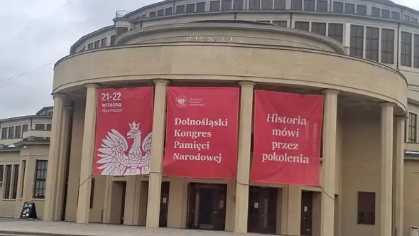 Uczniowie ze Siechnic na Dolnośląskim Kongresie Pamięci Narodowej we Wrocławiu
