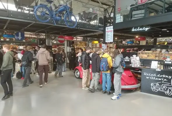 Technicy informatyki z wizytą w Muzeum Motoryzacji Wena w Oławie