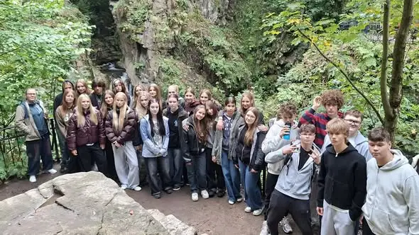 Uczniowie klas 2a i 2e wrócili z obozu językowego Euroweek w Międzygórzu