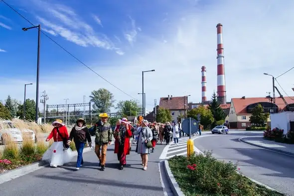 Gminne Dni Seniora w Siechnicach – Parada Kapeluszy i wspólny Polonez
