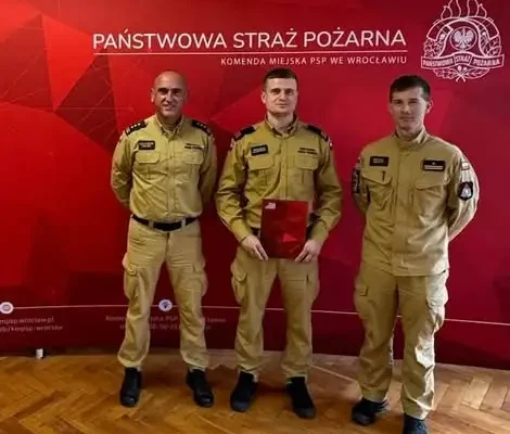 Wrocławscy strażacy wyróżnieni za pomoc poza służbą