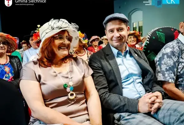 Parada Kapeluszy w Siechnicach zainaugurowała Gminne Dni Seniora