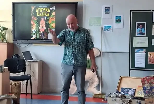 Łukasz Wierzbicki w ZS nr 9 we Wrocławiu – spotkanie z podróżnikiem i pisarzem