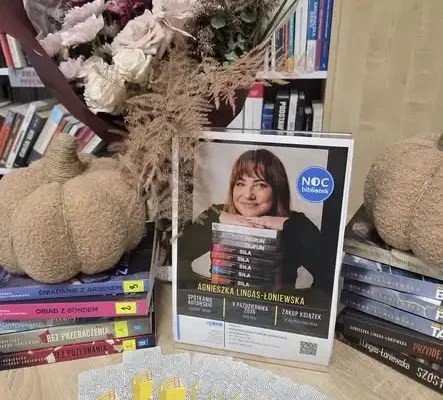 Noc Bibliotek w Groblicach: Agnieszka Lingas-Łoniewska spotkała się z czytelnikami