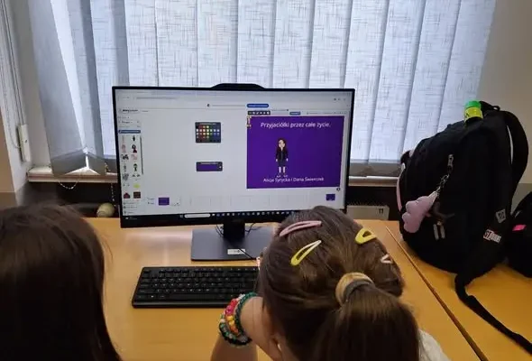Klasa 4b z wrocławskiej szkoły tworzyła książki online w bibliotece pedagogicznej