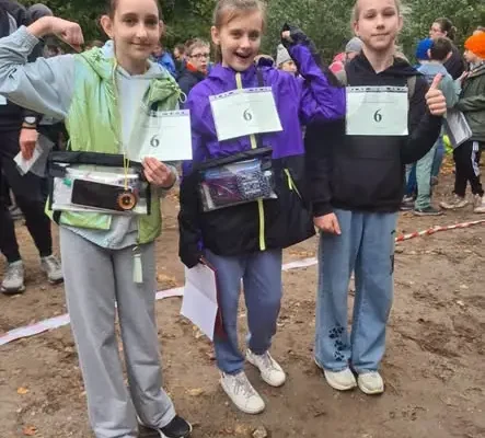 Uczennice SP 97 we Wrocławiu na XXVI Matematycznym Biegu na Orientację
