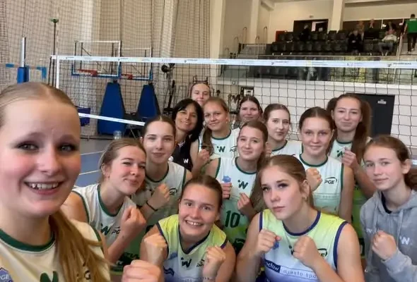 Siatkarskie emocje: SP 97 Wrocław na turniejach w Wałbrzychu i Wrocławiu