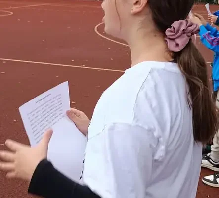 Biegane dyktando w Szkole Podstawowej nr 81 – klasy 5c, 7a i 7b w sportowej rywalizacji