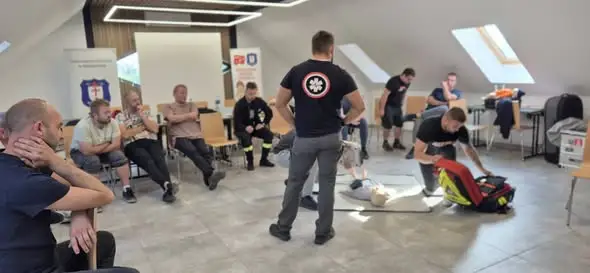 12 strażaków OSP z powiatu wrocławskiego zdobyło tytuł Ratownika po kursie KPP