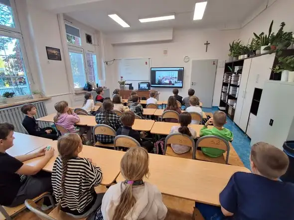 Uczniowie z klasy 3abc rozmawiali online z rówieśnikami z Turcji, Chorwacji i Rumunii