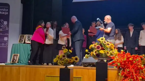 Wrocławscy uczniowie ze stypendiami PROMOVERE TALENTA – gala w XIV LO