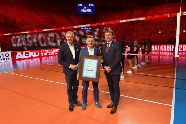 Wrocławski klub siatkarski z Brązowym Certyfikatem Akademii Siatkarskich PZPS