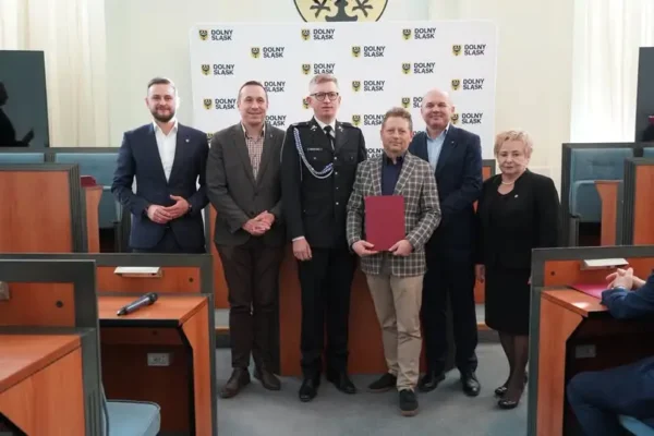 Nowy lekki samochód ratowniczo-gaśniczy dla OSP Kobierzyce dzięki dotacji 100 tys. zł