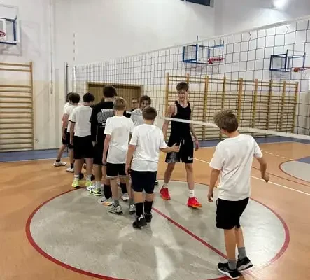 Sparing siatkówki: SP 15 Wrocław podejmowała UKS AS Krzeptów