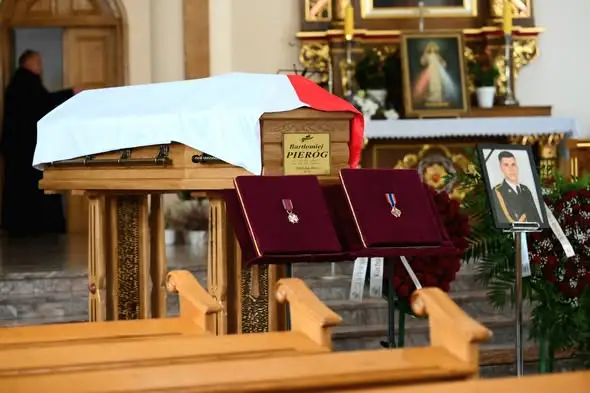 Pożegnanie śp. st. asp. Bartłomieja Pieroga – strażak z Niska zmarł na służbie