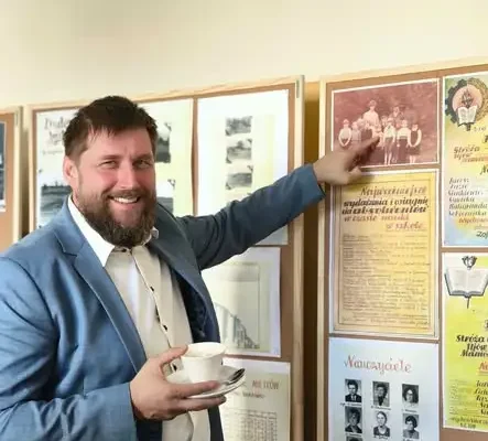 80-lecie Szkoły Podstawowej w Mietkowie – historia, wzruszenia i wspólne świętowanie