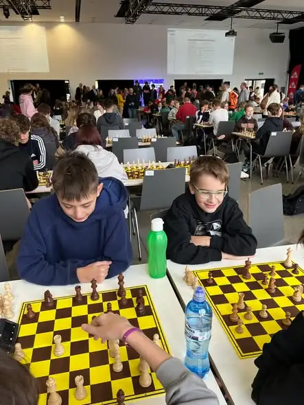Uczniowie SP 84 Wrocław zagrali we Wrocławskich Igrzyskach Dzieci i Młodzieży w szachach