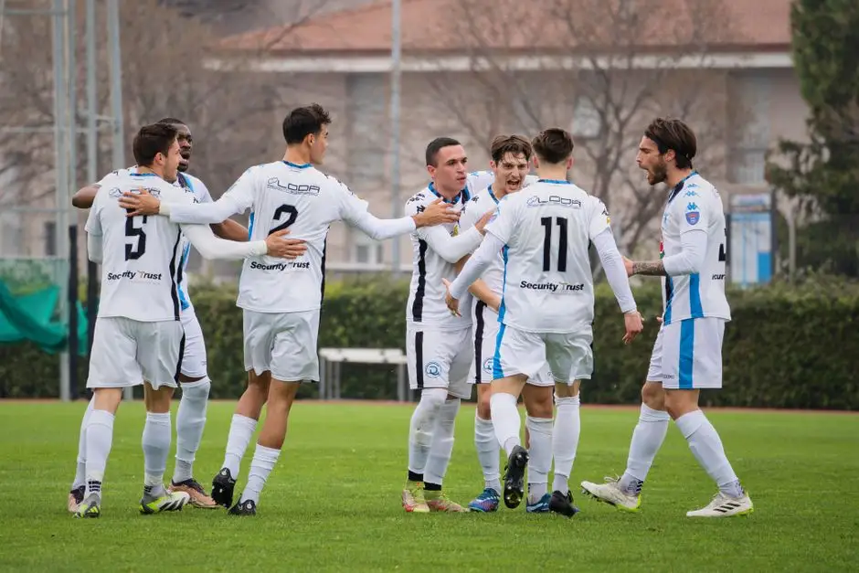GKS Kobierzyce rozgromił KS Magnice 4:0. W weekend derby z KP Kobierzyce